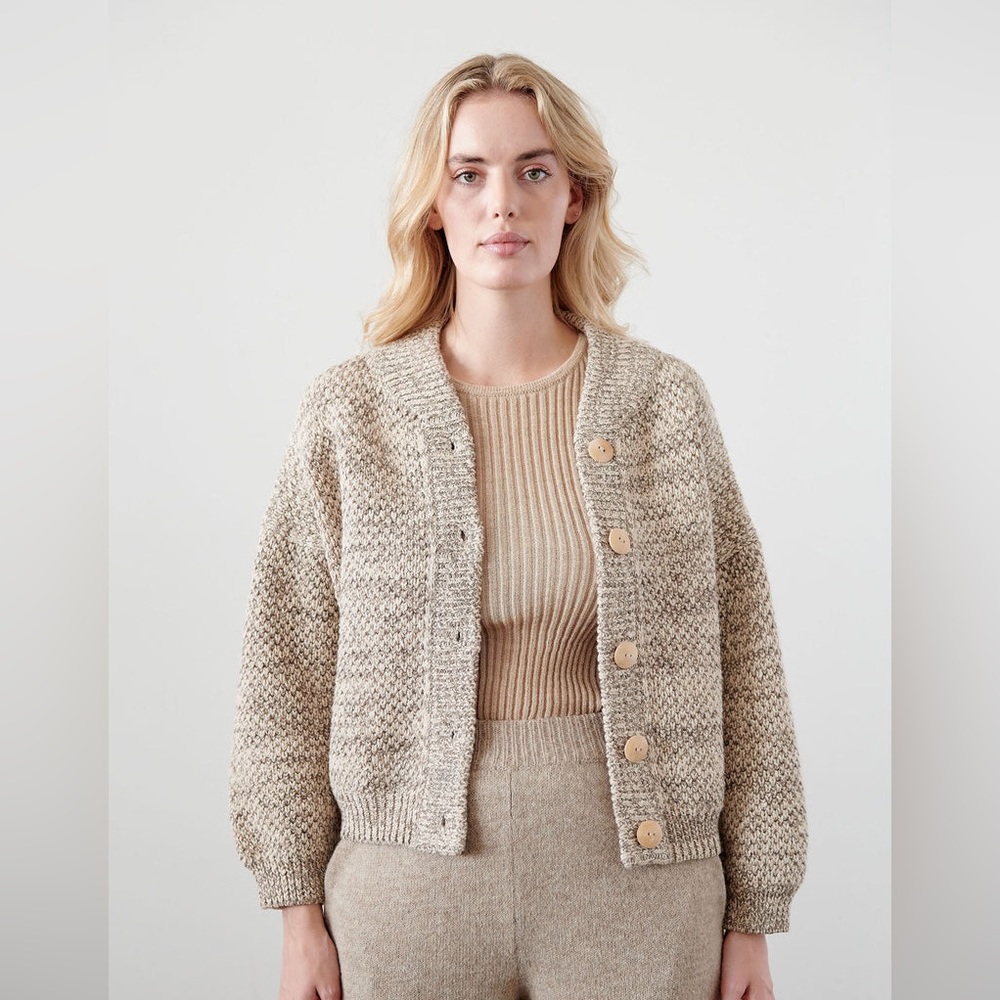 Wol Hide Box Bomber - Sandstone - M/L
